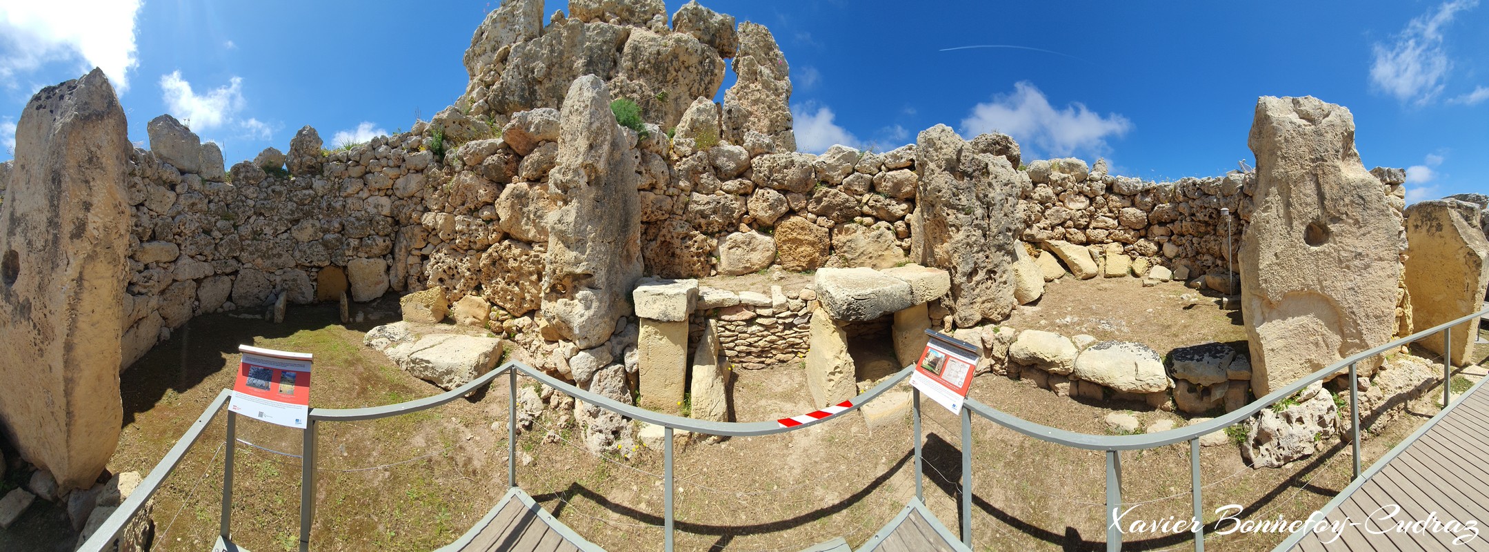 Gozo - Xaghra - Ggantija Neolithic Temple
Mots-clés: geo:lat=36.04737599 geo:lon=14.26901266 geotagged Ix-Xagħra Malte MLT Xagħra Malta Gozo Xaghra Ggantija Neolithic Temple patrimoine unesco ruines neolithiques