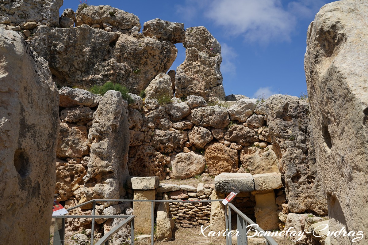 Gozo - Xaghra - Ggantija Neolithic Temple
Mots-clés: geo:lat=36.04733532 geo:lon=14.26906832 geotagged Ix-Xagħra Malte MLT Xagħra Malta Gozo Xaghra Ggantija Neolithic Temple patrimoine unesco ruines neolithiques