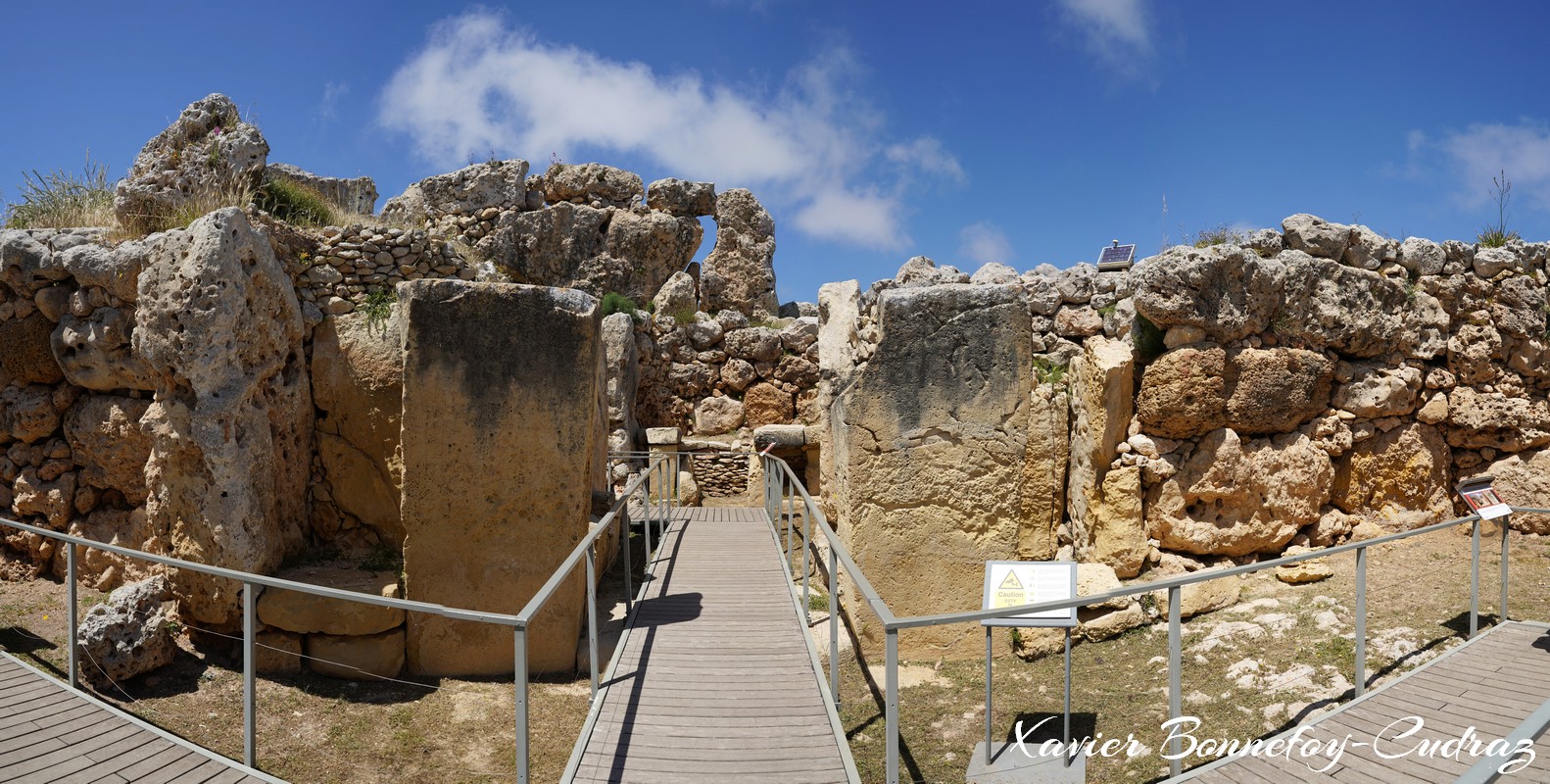 Gozo - Xaghra - Ggantija Neolithic Temple
Mots-clés: geo:lat=36.04733532 geo:lon=14.26906832 geotagged Ix-Xagħra Malte MLT Xagħra Malta Gozo Xaghra Ggantija Neolithic Temple patrimoine unesco ruines neolithiques