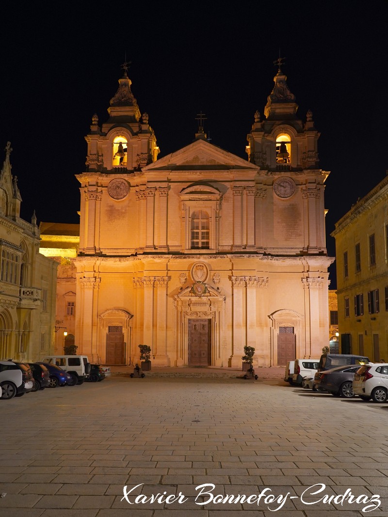 L-Imdina by Night - St Paul's Cathedral
Mots-clés: geo:lat=35.88634193 geo:lon=14.40353148 geotagged L-Imdina Malte Mdina MLT Malta Nuit St. Paul's Square St Paul's Cathedral Eglise Religion