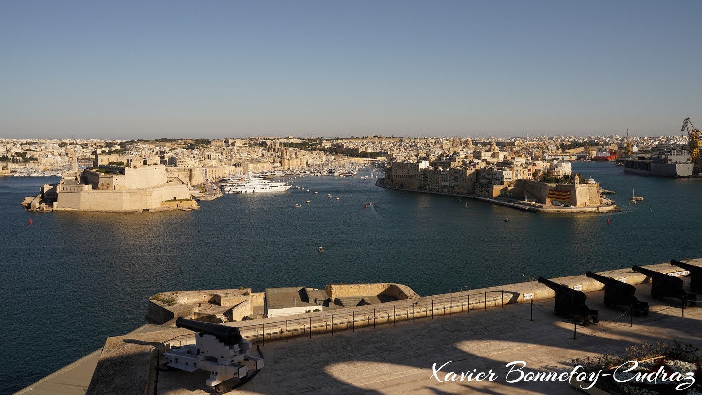 Valletta - The Three Cities from Upper Barrakka Gardens
Mots-clés: Floriana geo:lat=35.89493652 geo:lon=14.51245666 geotagged Il-Belt Valletta Malte MLT Valletta Malta South Eastern La Valette Grand Harbour The Three Cities bateau Upper Barrakka Gardens canon Fort St. Angelo Birgu (Vittoriosa) Senglea (L-Isla) Lumiere