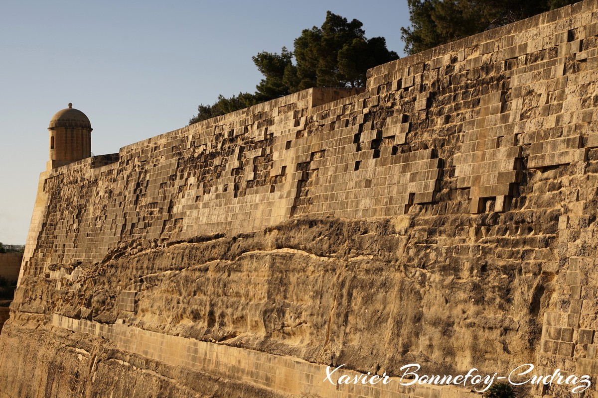 Valletta - St. John Bastion
Mots-clés: Floriana geo:lat=35.89622283 geo:lon=14.50838238 geotagged Il-Belt Valletta Malte MLT Valletta Malta South Eastern La Valette patrimoine unesco St. John Bastion Ponte La Valletta Lumiere