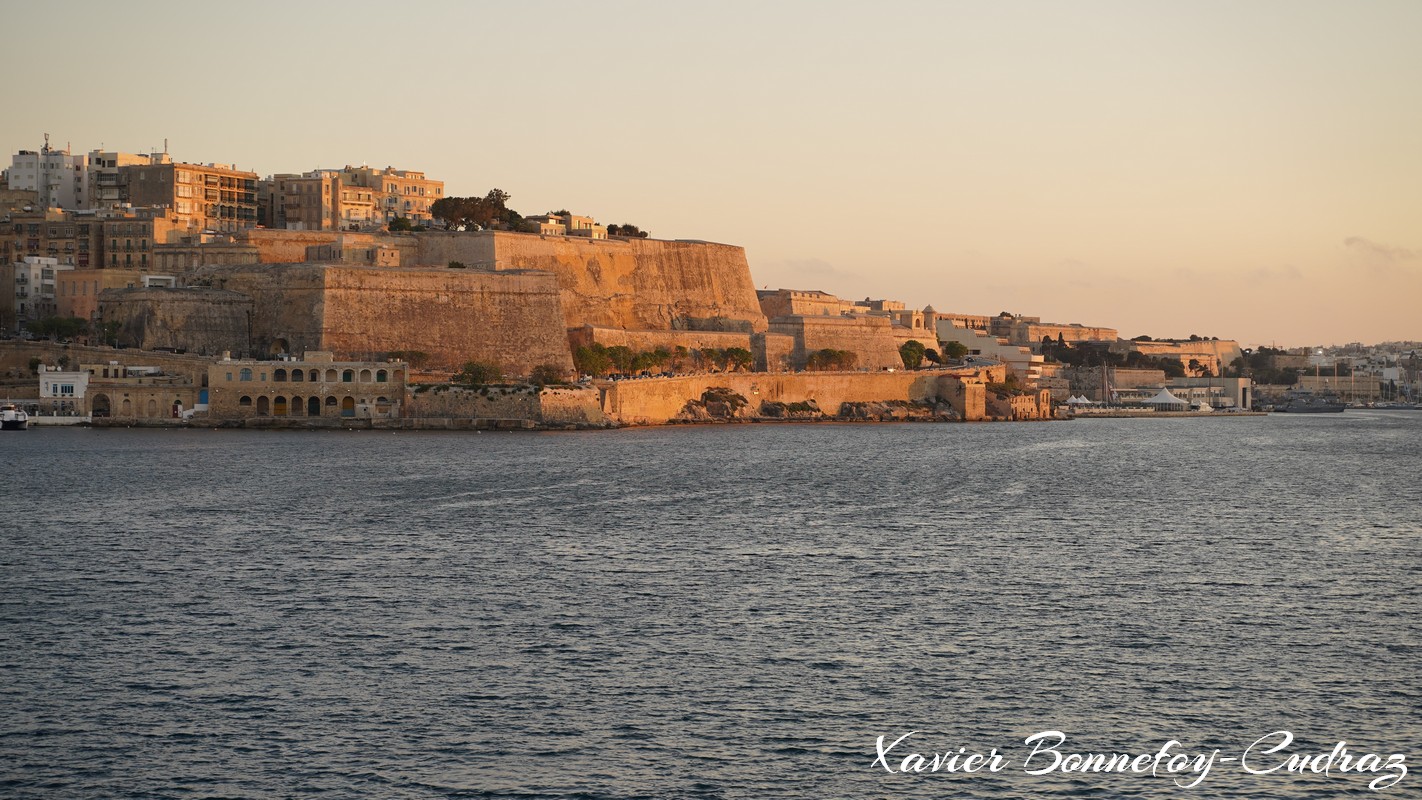 Valletta from Marsamxett Harbour
Mots-clés: geo:lat=35.90471153 geo:lon=14.50927019 geotagged Il-Belt Valletta Malte MLT Valletta Malta South Eastern La Valette patrimoine unesco Marsamxett Harbour sunset Lumiere