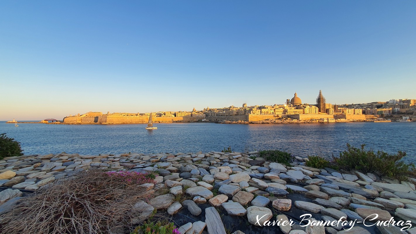 Sliema - View on Valletta
Mots-clés: geo:lat=35.90564573 geo:lon=14.51270878 geotagged Malte MLT Sliema Tas-Sliema Valletta Malta Central Region patrimoine unesco Tigne La Valette Sanctuary Basilica of Our Lady of Mount Carmel bateau Marsamxett Harbour