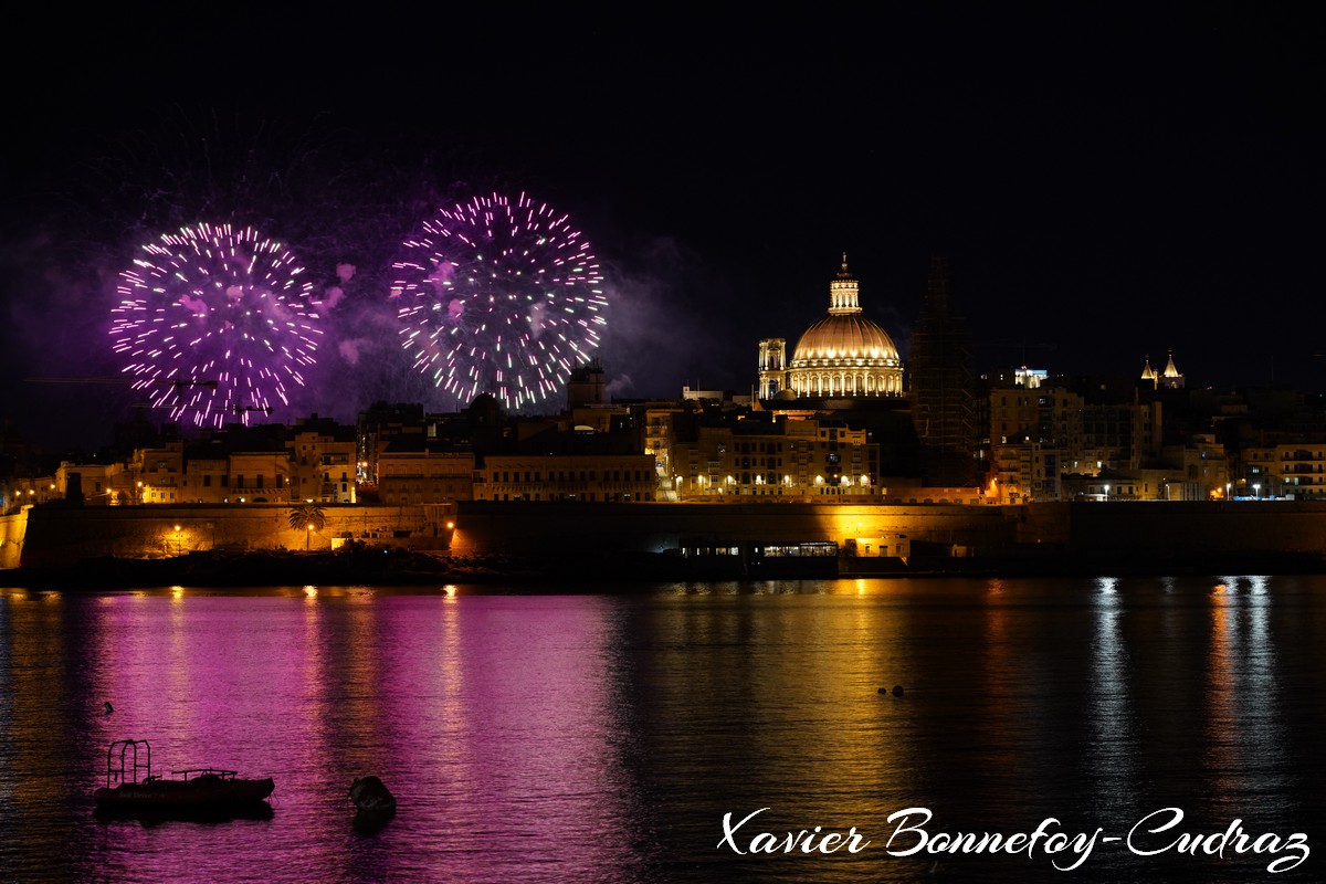 Sliema - Fireworks over Valletta
Mots-clés: geo:lat=35.90702094 geo:lon=14.50795524 geotagged Malte MLT Sliema Tas-Sliema Malta Central Region Feux d'artifice Mer patrimoine unesco Nuit Sanctuary Basilica of Our Lady of Mount Carmel Tigne La Valette Marsamxett Harbour