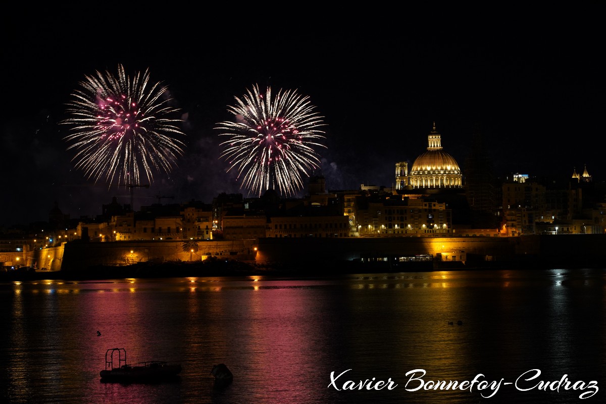 Sliema - Fireworks over Valletta
Mots-clés: geo:lat=35.90702094 geo:lon=14.50795524 geotagged Malte MLT Sliema Tas-Sliema Malta Central Region Feux d'artifice Mer patrimoine unesco Nuit Sanctuary Basilica of Our Lady of Mount Carmel Tigne La Valette Marsamxett Harbour