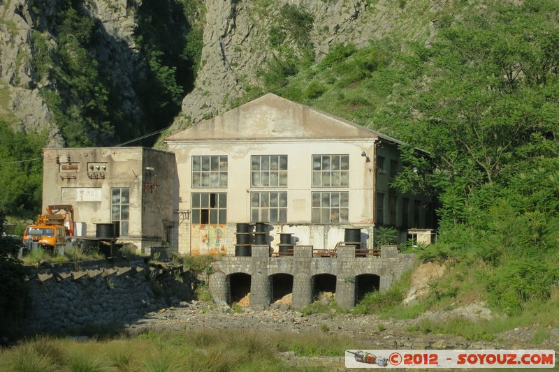 Kotor - Power plant
Mots-clés: geo:lat=42.42643841 geo:lon=18.77221054 geotagged Kotor MNE MontÃ©nÃ©gro OpÅ¡tina Kotor Montenegro patrimoine unesco