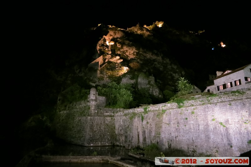 Kotor fortress by night - Ramparts
Mots-clés: geo:lat=42.42656000 geo:lon=18.77223500 geotagged Kotor MNE MontÃ©nÃ©gro OpÅ¡tina Kotor Montenegro patrimoine unesco Nuit