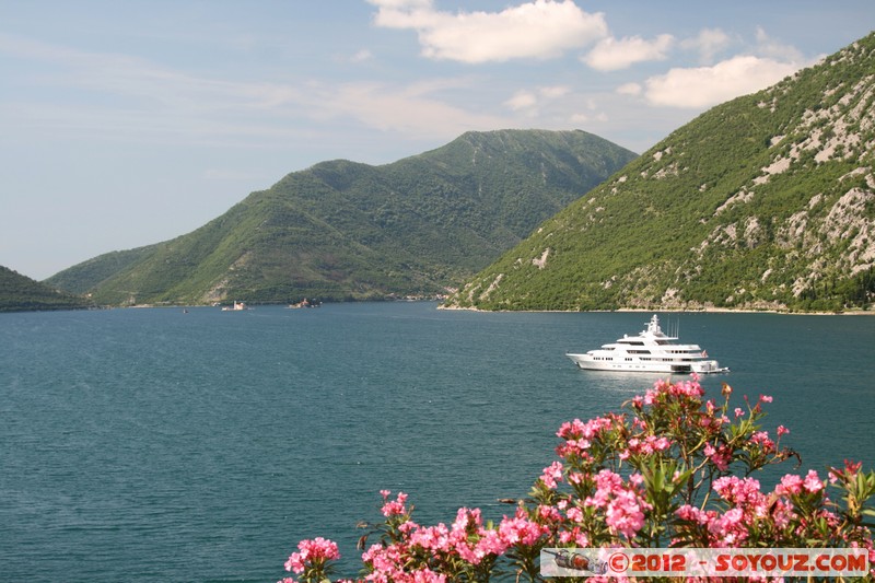 Gulf of Kotor
Mots-clés: geo:lat=42.51400535 geo:lon=18.68218579 geotagged MNE MontÃ©nÃ©gro Vitoglav Montenegro patrimoine unesco Montagne bateau fleur