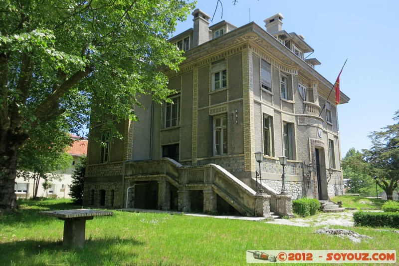 Cetinje - Former French embassy
Mots-clés: Cetinje geo:lat=42.39102941 geo:lon=18.92255131 geotagged MNE MontÃ©nÃ©gro OpÅ¡tina Cetinje Montenegro