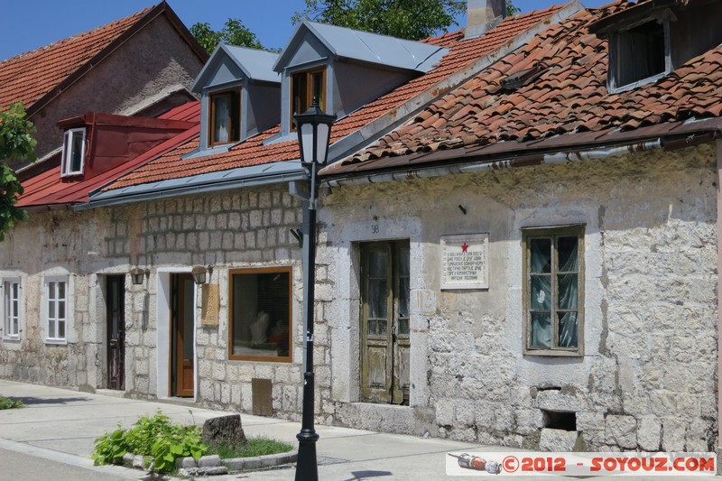 Cetinje - Negosheva st.
Mots-clés: Donji Kraj geo:lat=42.38990271 geo:lon=18.92361271 geotagged MNE MontÃ©nÃ©gro Montenegro Communisme