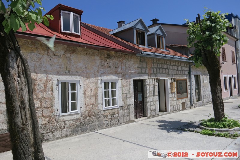 Cetinje - Negosheva st.
Mots-clés: Donji Kraj geo:lat=42.39008685 geo:lon=18.92346889 geotagged MNE MontÃ©nÃ©gro Montenegro