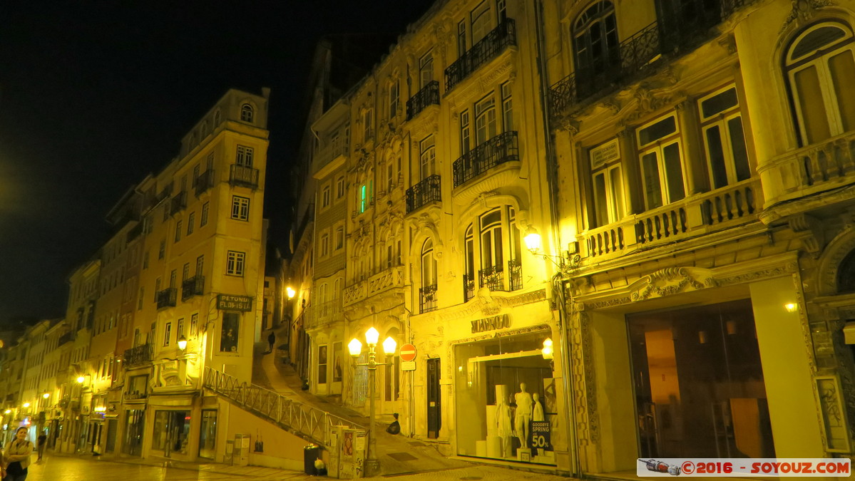 Coimbra by Night - Rua Ferreira Borges
Mots-clés: Coimbra geo:lat=40.20947679 geo:lon=-8.42904836 geotagged Portugal PRT Rua Ferreira Borges Nuit