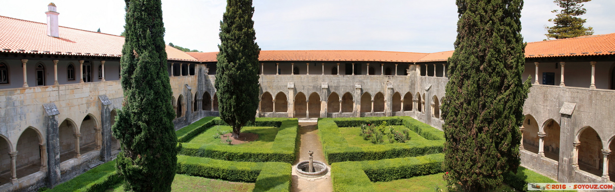 Mosteiro da Batalha - Chiostro di Alfonso V - panorama
Mots-clés: Batalha geo:lat=39.65961000 geo:lon=-8.82601278 geotagged Leiria Portugal PRT Monastere Eglise Mosteiro da Batalha patrimoine unesco Chiostro di Alfonso V panorama