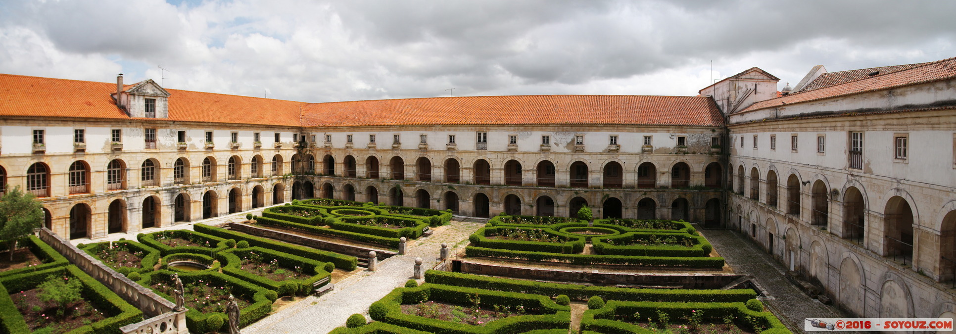 Mosteiro de Alcobaça - Claustro do Cardeal - panorama
Stitched Panorama
Mots-clés: Alcobaça Fonte Santa geo:lat=39.54847189 geo:lon=-8.97900850 geotagged Leiria Portugal PRT Mosteiro de Alcobaça patrimoine unesco Monastere Dormitorio Claustro do Cardeal panorama