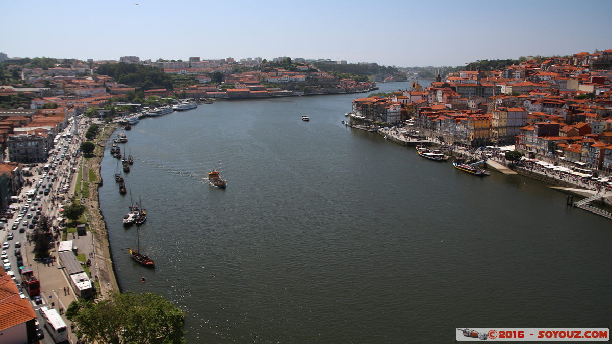 Vila Nova de Gaia - Vista do bairro Ribeira
Mots-clés: Bandeira geo:lat=41.13894222 geo:lon=-8.60909667 geotagged Porto Portugal PRT Vila Nova de Gaia patrimoine unesco