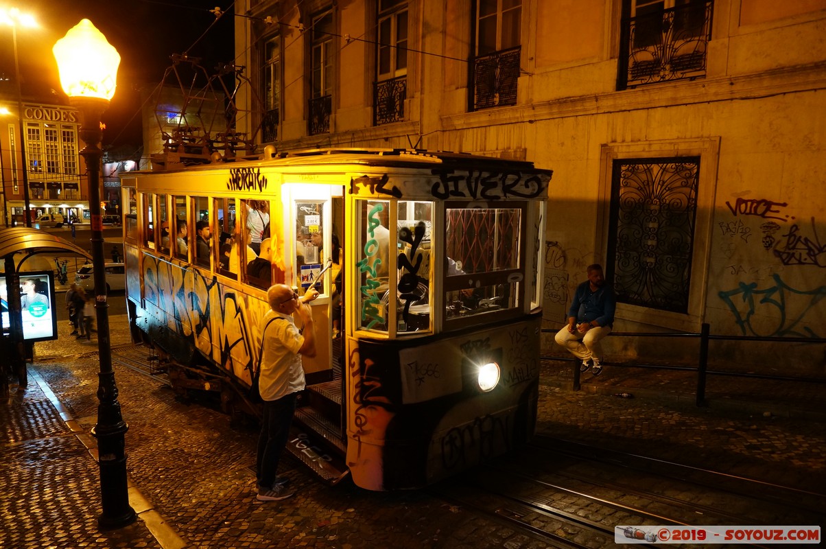Lisboa by night - Calcada da Gloria
Mots-clés: geo:lat=38.71609990 geo:lon=-9.14281527 geotagged Lisboa Portugal PRT Santa Catarina Nuit Calcada da Gloria Funiculaire