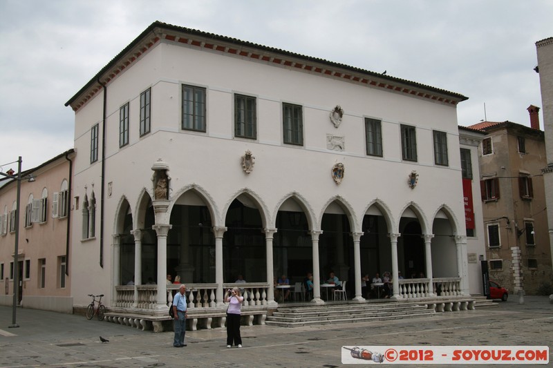 Koper - Tito's Square - Loggia Palace
Mots-clés: geo:lat=45.54822343 geo:lon=13.72966727 geotagged Koper SlovÃ¨nie SVN Slovenie Loggia Palace