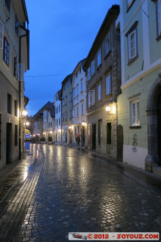 Ljubljana by night - Gomji Trg
Mots-clés: geo:lat=46.04647885 geo:lon=14.50797625 geotagged Ljubljana SlovÃ¨nie SVN Slovenie Nuit