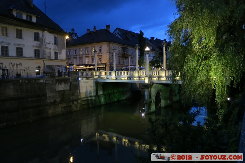 Ljubljana by night - Gallusovo nabrezje - Cevljarski most
Mots-clés: geo:lat=46.04812500 geo:lon=14.50567667 geotagged Ljubljana SlovÃ¨nie SVN Slovenie Nuit Pont Riviere