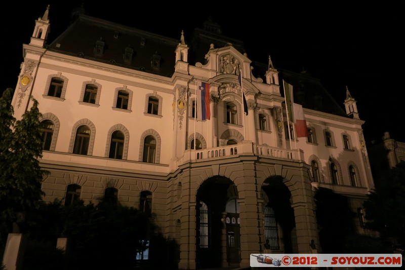 Ljubljana by night - Univerza v Ljubljani
Mots-clés: geo:lat=46.04943750 geo:lon=14.50437167 geotagged Ljubljana SlovÃ¨nie SVN Slovenie Nuit universit