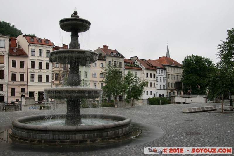 Ljubljana - Novi trg Square
Mots-clés: geo:lat=46.04783889 geo:lon=14.50527211 geotagged Ljubljana SlovÃ¨nie SVN Slovenie Fontaine