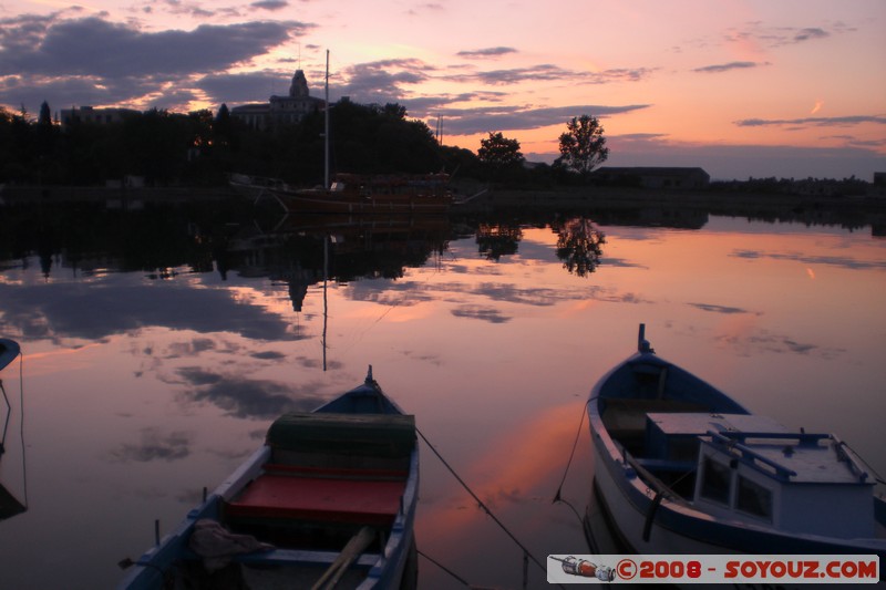 Sozopol - Sunset
Mots-clés: sunset mer bateau