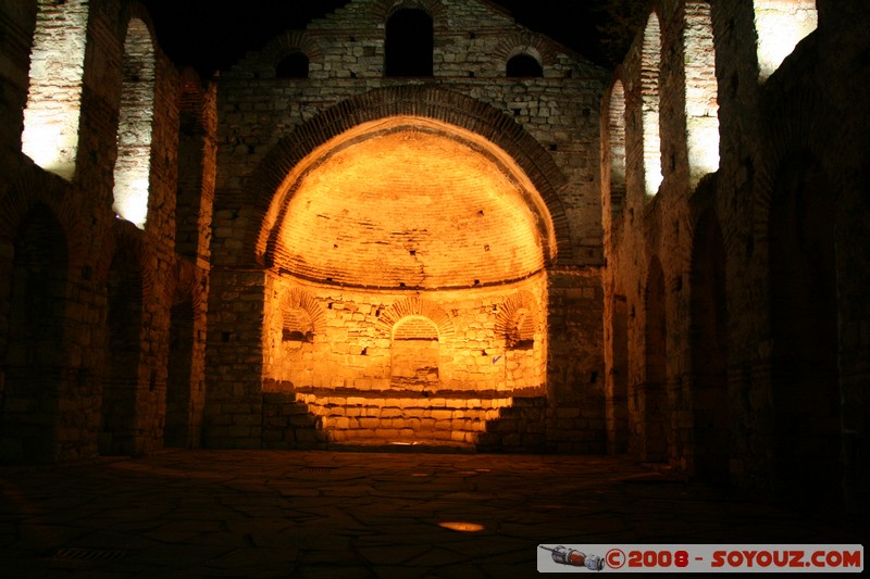 Nesebar - Stara Mitropolia (Church of St Sophia)
Mots-clés: Nuit patrimoine unesco Eglise