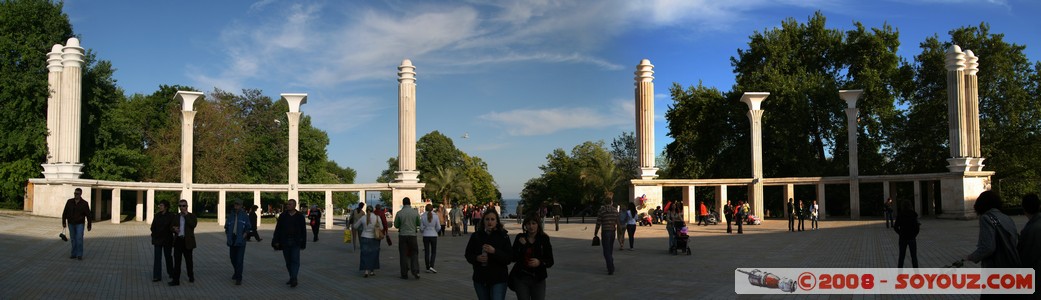 Varna - Sea Garden main gate - panorama
Mots-clés: panorama