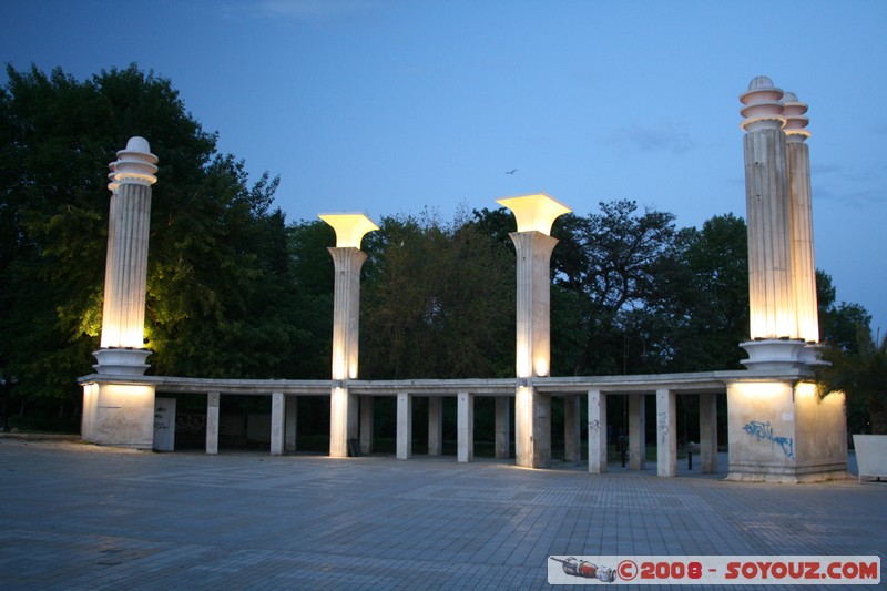 Varna - Sea Garden main gate - panorama
Mots-clés: Nuit
