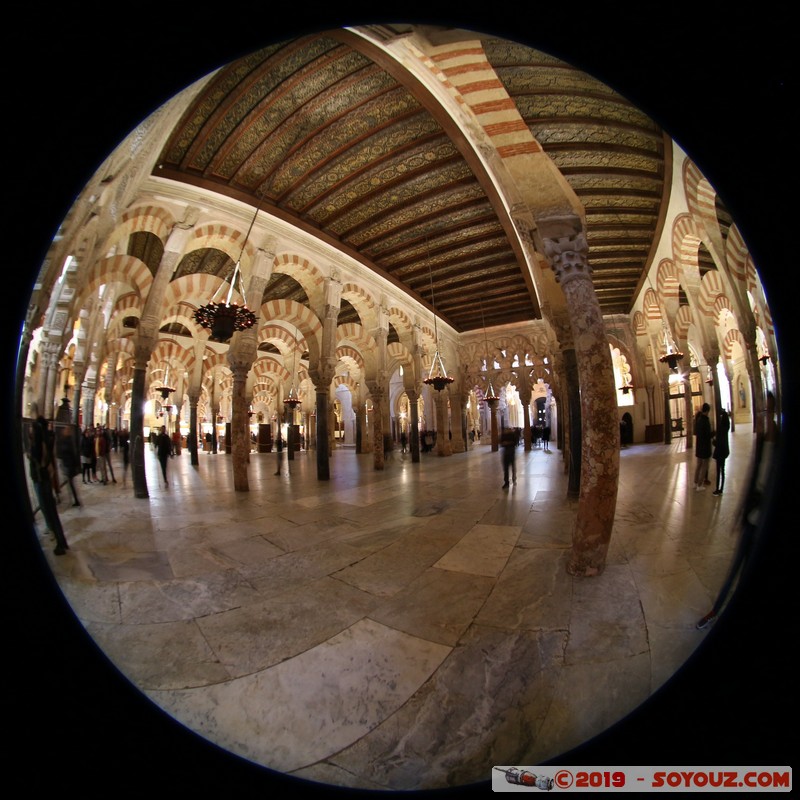 Cordoba - Mezquita-Catedral
Mots-clés: Andalucia Córdoba ESP Espagne Terrenos Del Castillo (Cordoba) Mezquita-Catedral Eglise Mosque patrimoine unesco Fish eye