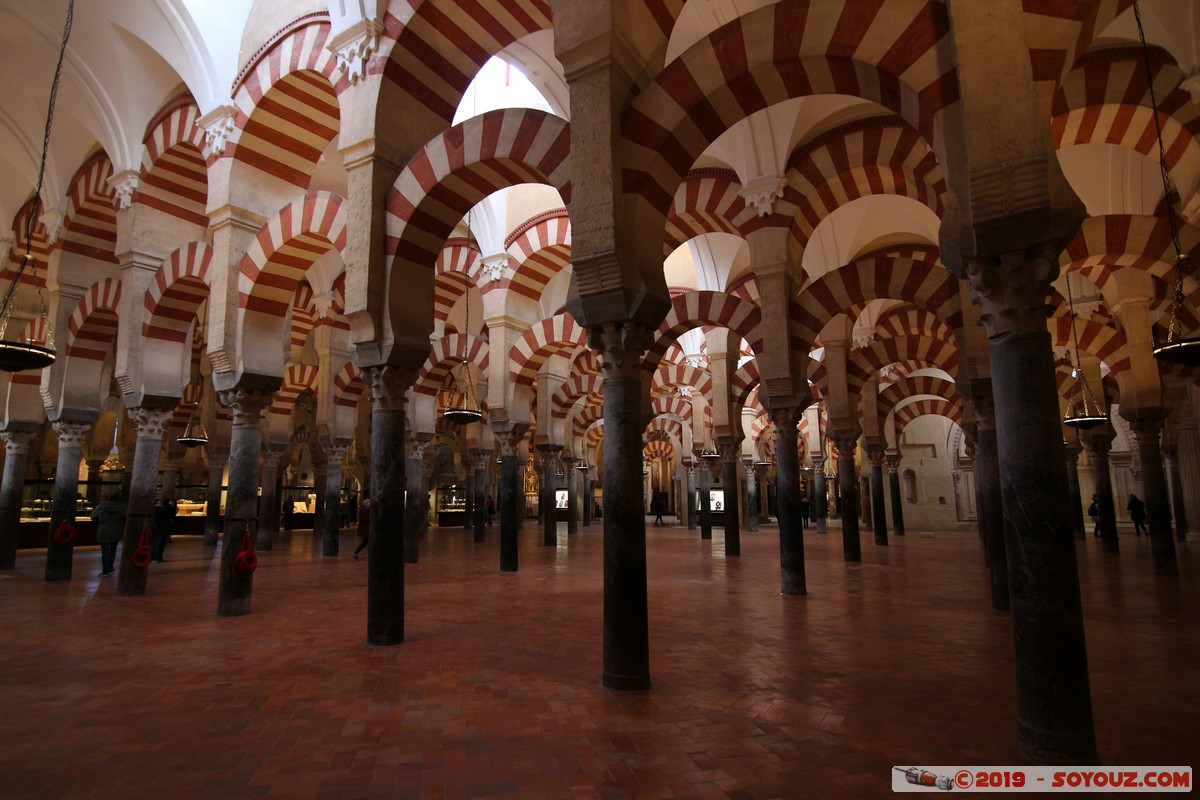 Cordoba - Mezquita-Catedral
Mots-clés: Andalucia Córdoba ESP Espagne Terrenos Del Castillo (Cordoba) Mezquita-Catedral Eglise Mosque patrimoine unesco