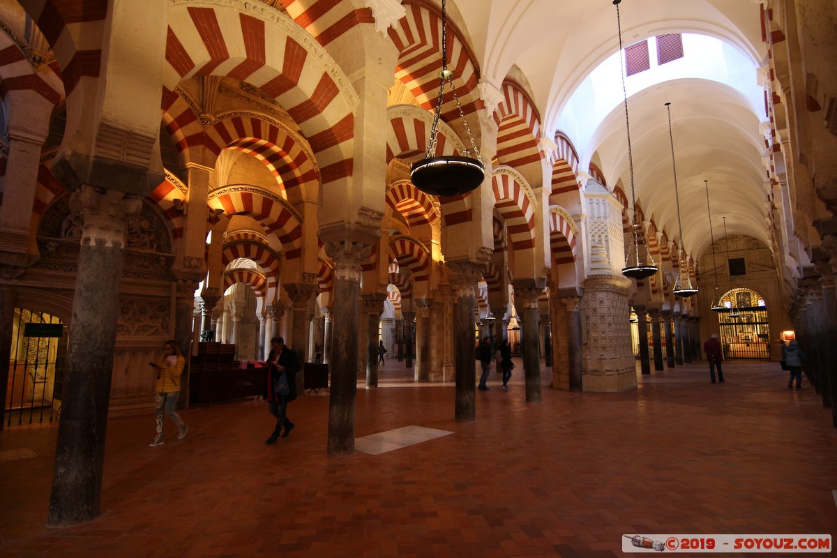 Cordoba - Mezquita-Catedral
Mots-clés: Andalucia Córdoba ESP Espagne Terrenos Del Castillo (Cordoba) Mezquita-Catedral Eglise Mosque patrimoine unesco