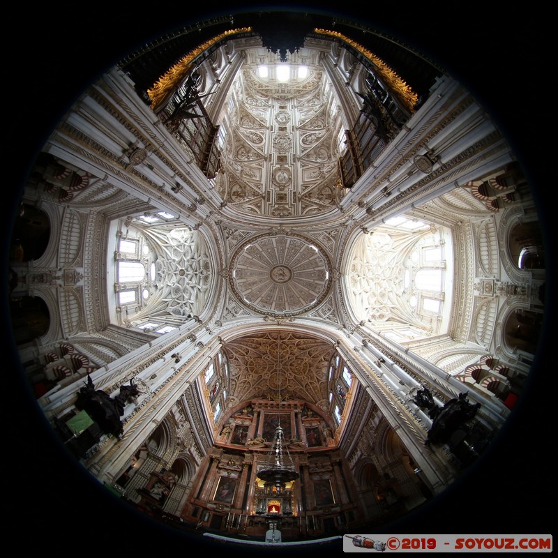 Cordoba - Mezquita-Catedral
Mots-clés: Andalucia Córdoba ESP Espagne Terrenos Del Castillo (Cordoba) Mezquita-Catedral Eglise Mosque patrimoine unesco Fish eye