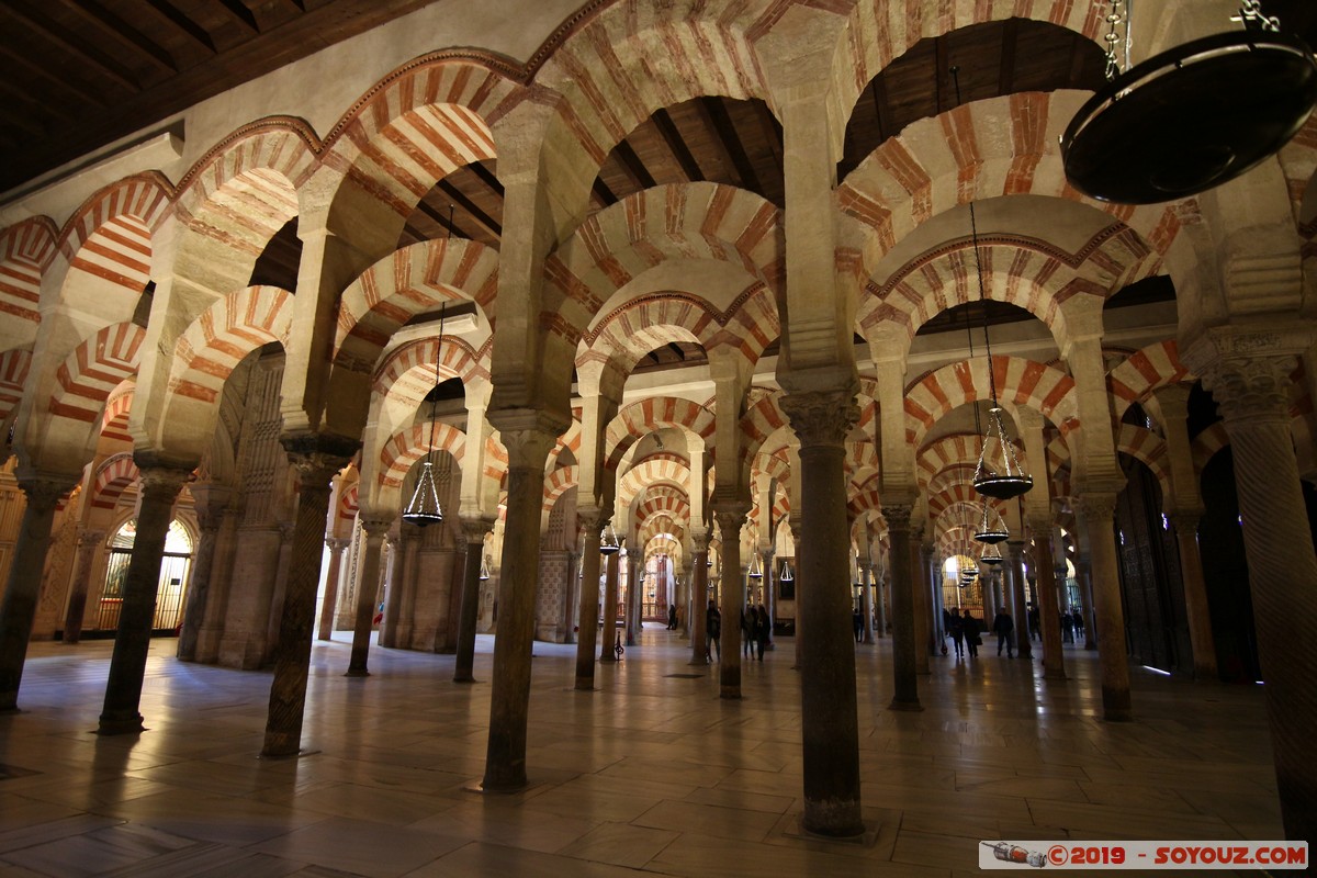 Cordoba - Mezquita-Catedral
Mots-clés: Andalucia Córdoba ESP Espagne Terrenos Del Castillo (Cordoba) Mezquita-Catedral Eglise Mosque patrimoine unesco