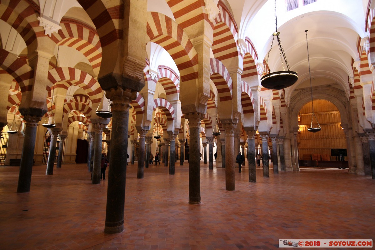 Cordoba - Mezquita-Catedral
Mots-clés: Andalucia Córdoba ESP Espagne Terrenos Del Castillo (Cordoba) Mezquita-Catedral Eglise Mosque patrimoine unesco