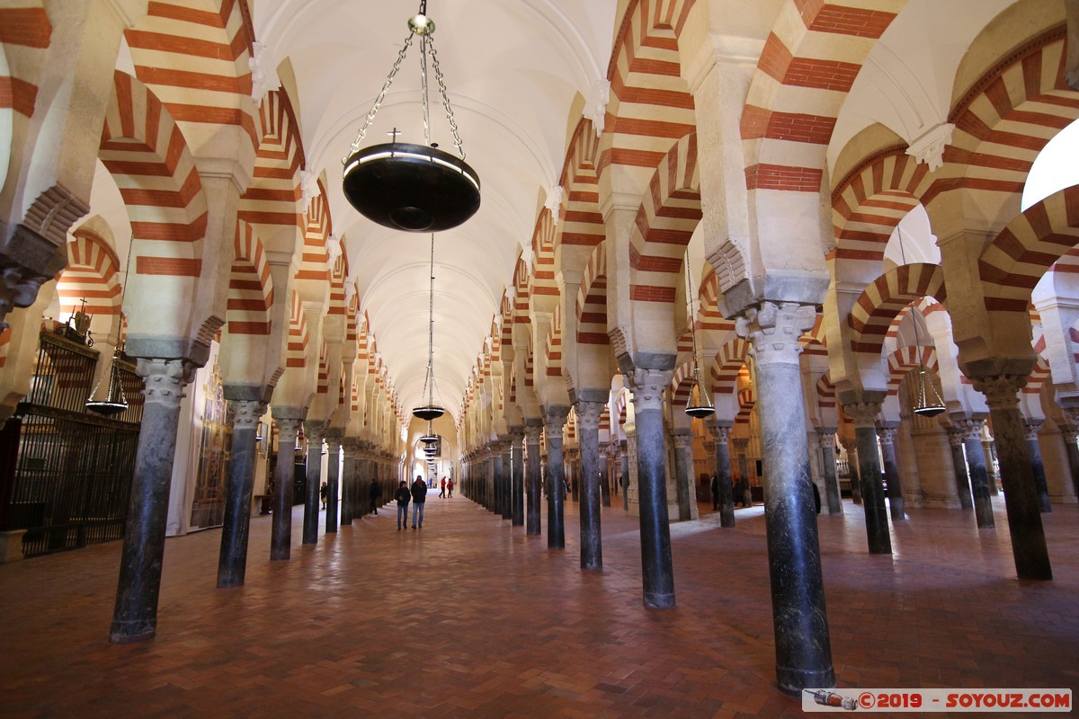 Cordoba - Mezquita-Catedral
Mots-clés: Andalucia Córdoba ESP Espagne Terrenos Del Castillo (Cordoba) Mezquita-Catedral Eglise Mosque patrimoine unesco