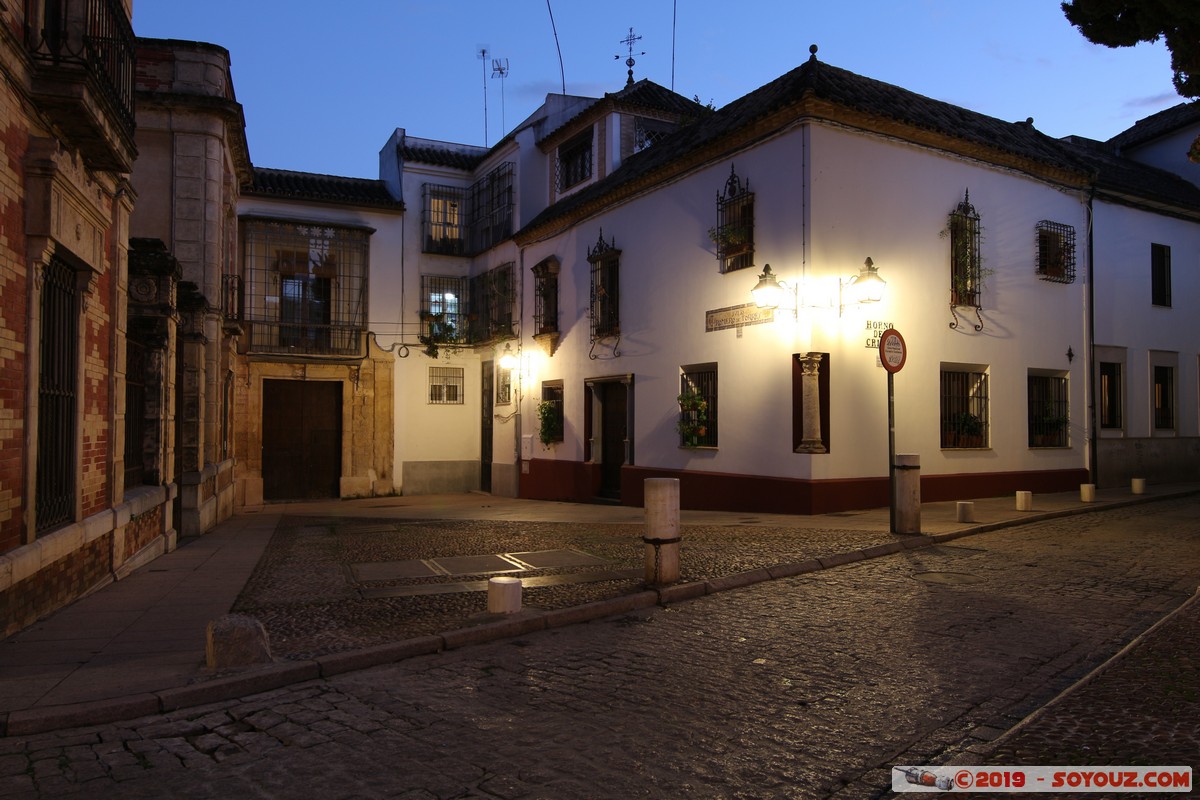 Cordoba by Night - Calle Horno del Cristo
Mots-clés: Andalucia Córdoba ESP Espagne Terrenos Del Castillo (Cordoba) Nuit Calle Horno del Cristo