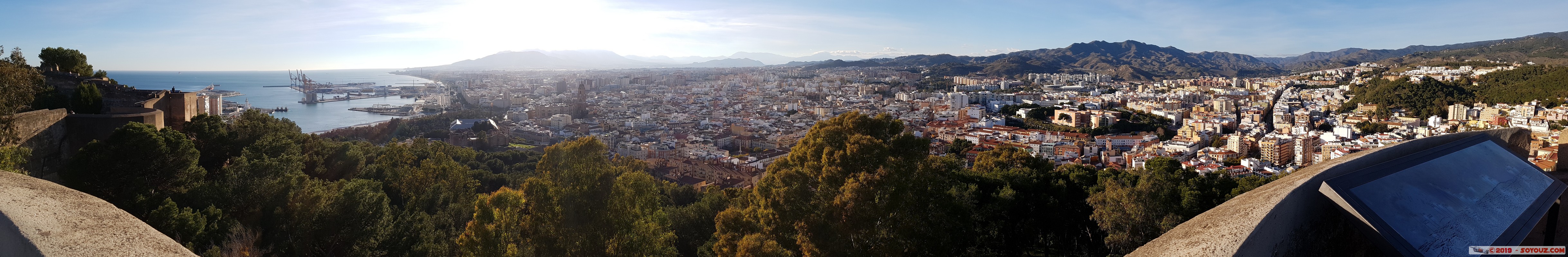 Malaga - Panoramica desde Castillo de Gibralfaro
Mots-clés: Andalucia ESP Espagne Malaga Málaga Castillo de Gibralfaro Mer Montagne panorama