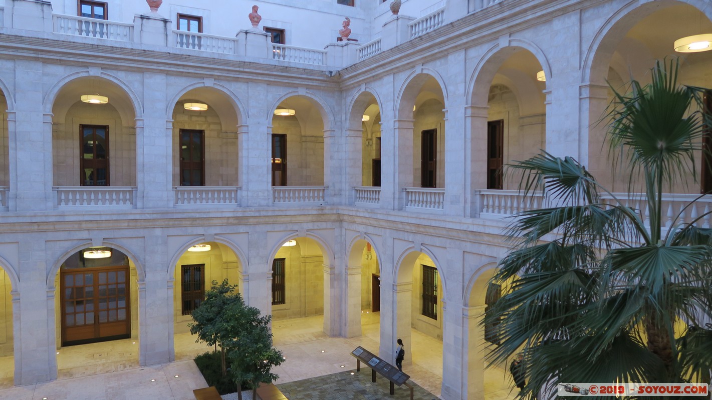 Malaga by Night - Museo
Mots-clés: Andalucia ESP Espagne Malaga Málaga Museo de Malaga Nuit