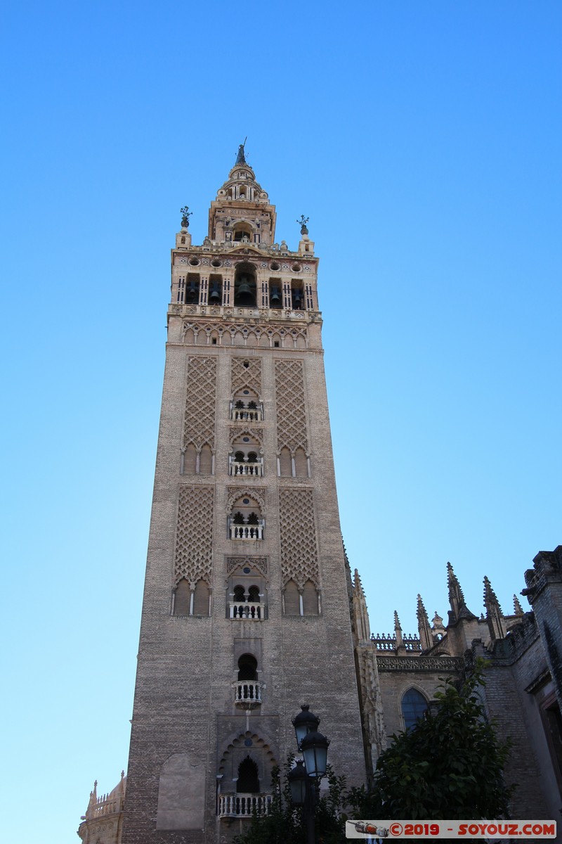 Sevilla - Catedral de Santa Maria de la Sede - La Giralda
Mots-clés: Andalucia ESP Espagne Sevilla Triana Catedral de Santa Maria de la Sede patrimoine unesco La Giralda Egli$e