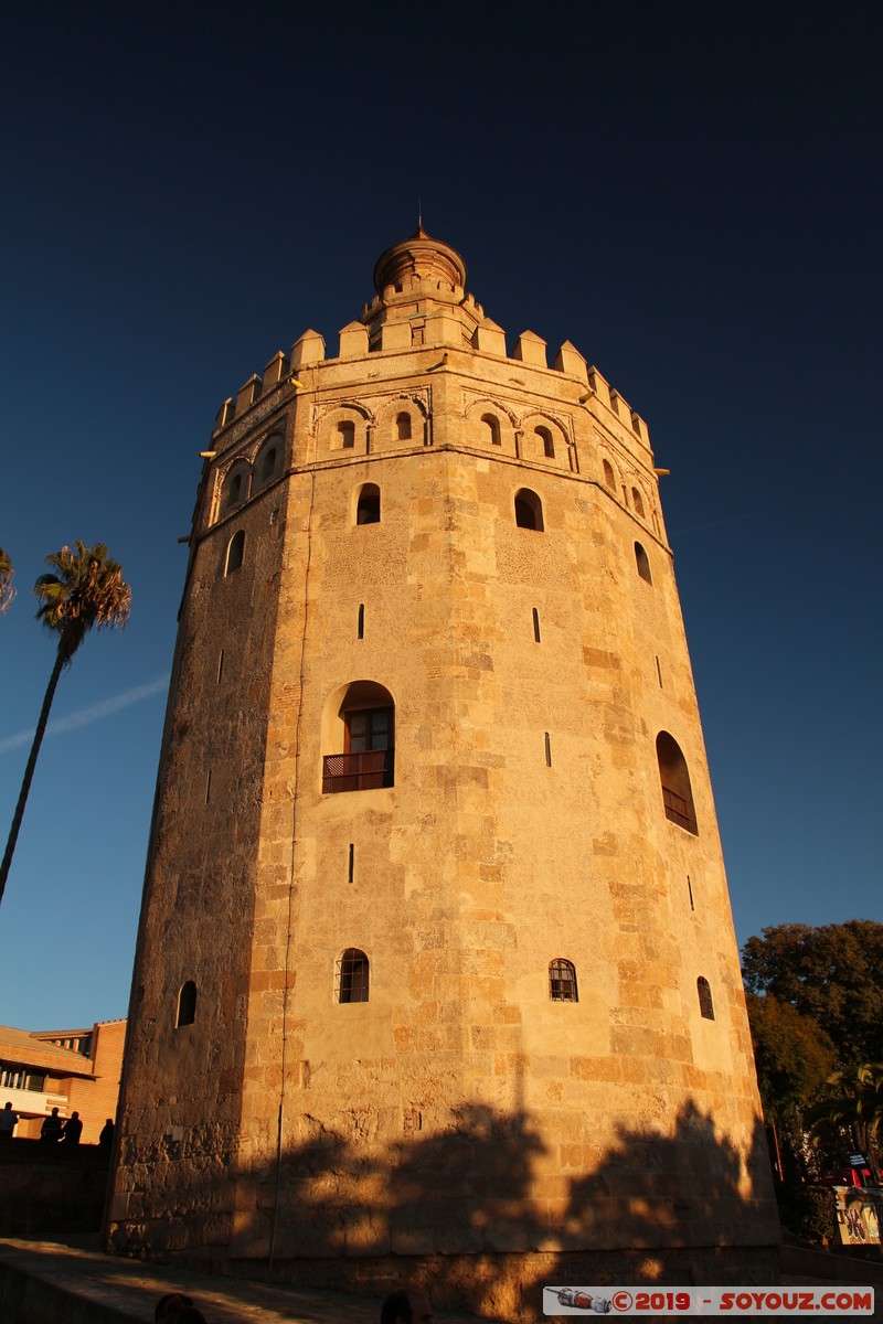 Sevilla - Torre del Oro
Mots-clés: Andalucia ESP Espagne Sevilla Triana Torre del Oro Lumiere sunset Paseo Alcalde Marques de Contadero