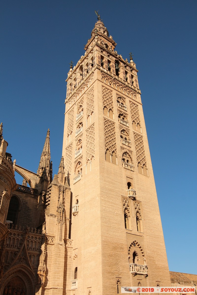 Sevilla - Catedral de Santa Maria de la Sede - La Giralda
Mots-clés: Andalucia ESP Espagne Sevilla Triana Catedral de Santa Maria de la Sede patrimoine unesco La Giralda Egli$e