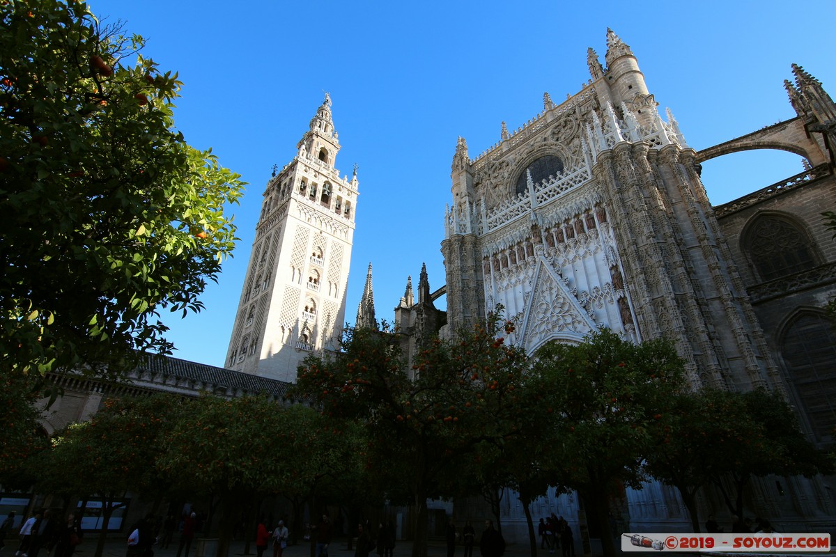 Sevilla - Catedral de Santa Maria de la Sede - La Giralda
Mots-clés: Andalucia ESP Espagne Sevilla Triana Catedral de Santa Maria de la Sede patrimoine unesco La Giralda Egli$e