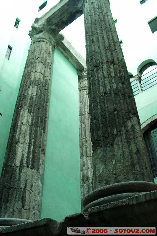 Templo de Augusto dans le Barri Gotic
