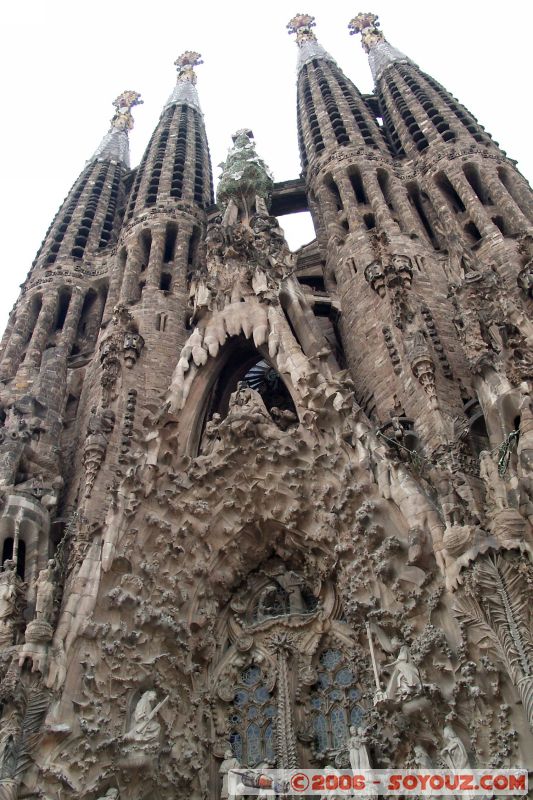 Fachada del nacimiento - façade de la nativité
Sagrada Familia - coté réalisé par Gaudi
Mots-clés: Barcelona Barcelone Catalogne Espagne Gaudi La Ciutadella Mercat Boqueria Parc Güell Sagrada Familia