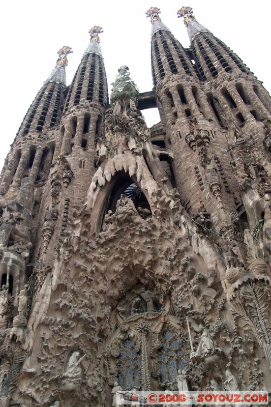 Fachada del nacimiento - façade de la nativité
Sagrada Familia - coté réalisé par Gaudi
Mots-clés: Barcelona Barcelone Catalogne Espagne Gaudi La Ciutadella Mercat Boqueria Parc Güell Sagrada Familia