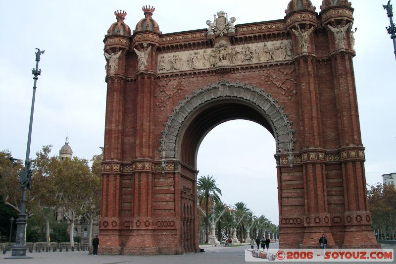 Arc de Triomf
de Josep Vilaseca i Casanovas avec des sculptures de Josep Llimona, Josep Reynés, Torquat Tassó y Antoni Vilanova.
Mots-clés: Barcelona Barcelone Catalogne Espagne Gaudi La Ciutadella Mercat Boqueria Parc Güell Sagrada Familia