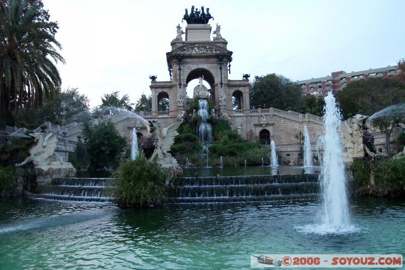 La Cascada
de Josep Fontseré pour la Exposición Universal de 1888
Parc de la Ciutadella
Mots-clés: Barcelona Barcelone Catalogne Espagne Gaudi La Ciutadella Mercat Boqueria Parc Güell Sagrada Familia