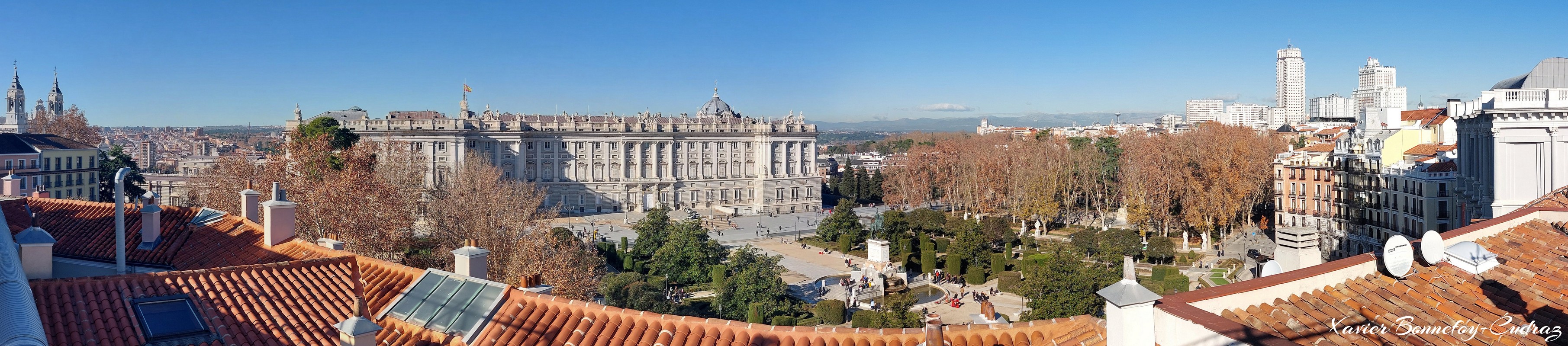 Madrid - Panorama Plaza de Oriente - Palacio Real
Mots-clés: ESP Espagne geo:lat=40.41745779 geo:lon=-3.71143430 geotagged Madrid Opera Central Palace Hotel Plaza de Oriente Palacio Real Edificio Espana Torre de Madrid Teatro Real panorama Catedral de Santa María la Real de la Almudena